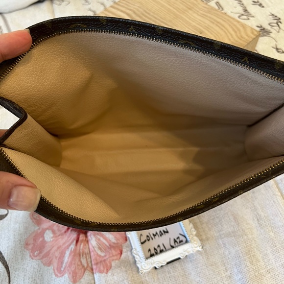 Toiletry 26 - Picture 4 of 11